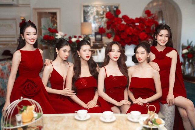 Có gì ở "Tiệc trà Hoa hậu" của NTK Nguyễn Phúc Tuấn?

- Ảnh 1.