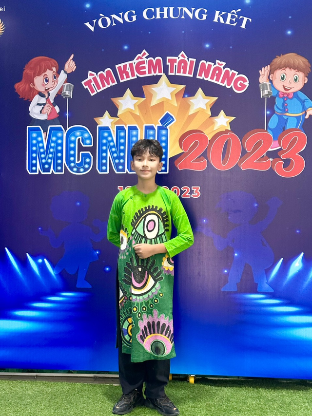 MC nhí Nguyễn Minh Hạo tỏa sáng theo cách riêng tại "Tìm kiếm tài năng MC nhí 2023"- Ảnh 2.