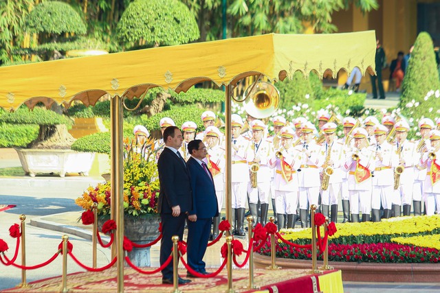 Cận cảnh Thủ tướng Phạm Minh Chính chủ trì lễ đón Thủ tướng Belarus- Ảnh 3.