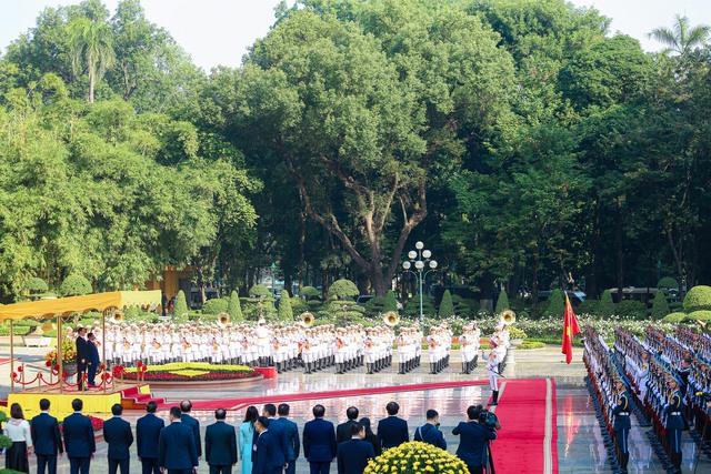 Cận cảnh Thủ tướng Phạm Minh Chính chủ trì lễ đón Thủ tướng Belarus- Ảnh 4.