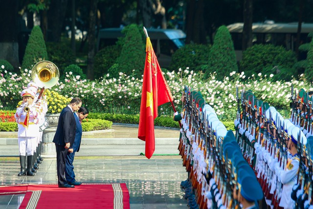 Cận cảnh Thủ tướng Phạm Minh Chính chủ trì lễ đón Thủ tướng Belarus- Ảnh 5.