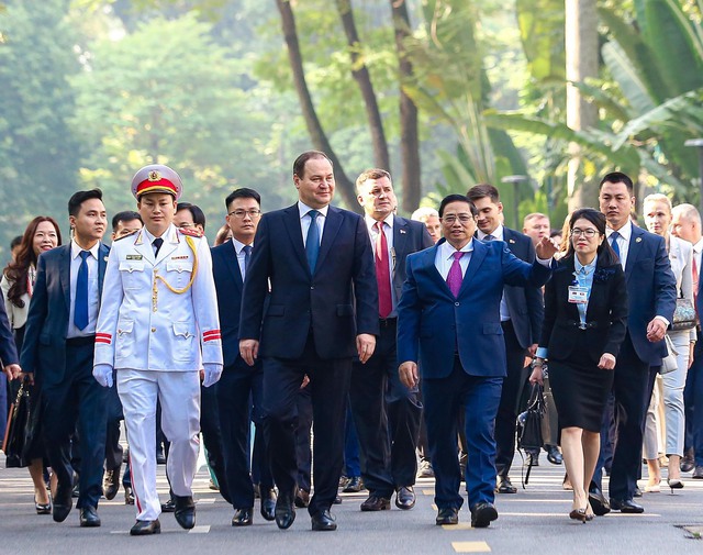 Cận cảnh Thủ tướng Phạm Minh Chính chủ trì lễ đón Thủ tướng Belarus- Ảnh 1.