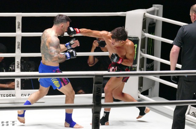 Nguyễn Trần Duy Nhất thua knockout trước võ sĩ châu Âu- Ảnh 1.