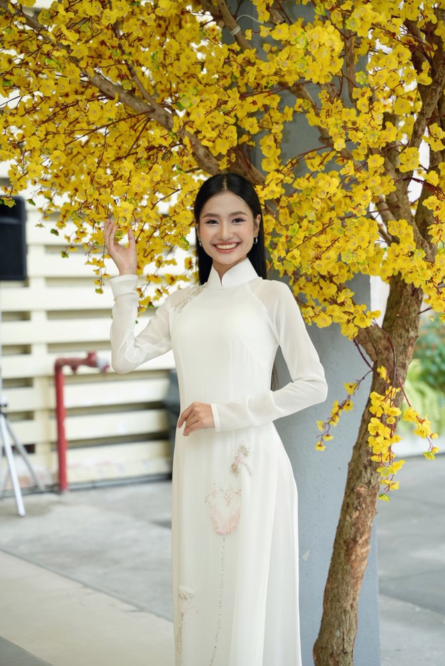 Hoa hậu Nguyễn Thanh Hà nhận bằng khen "Thanh niên tiêu biểu TP HCM 2023"

- Ảnh 3.