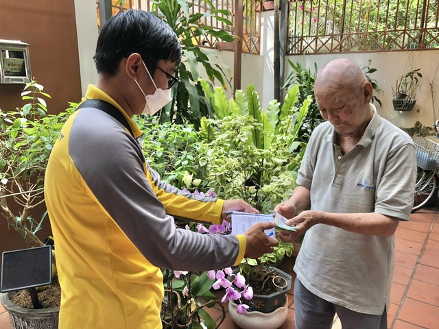 Chưa đến 40% người cao tuổi Việt Nam có lương hưu, trợ cấp- Ảnh 1.