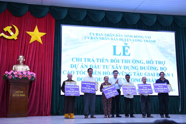 Những hộ dân đầu tiên ở Đồng Nai nhận bồi thường cao tốc Biên Hòa- Vũng Tàu- Ảnh 2.