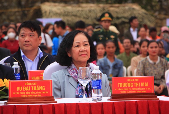 Thường trực Ban Bí thư Trương Thị Mai thăm, tặng quà Tết tại Quảng Bình- Ảnh 10.