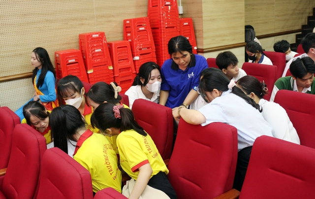Trường ĐH Cửu Long khai mạc cuộc thi Olympic 3 môn học- Ảnh 4.