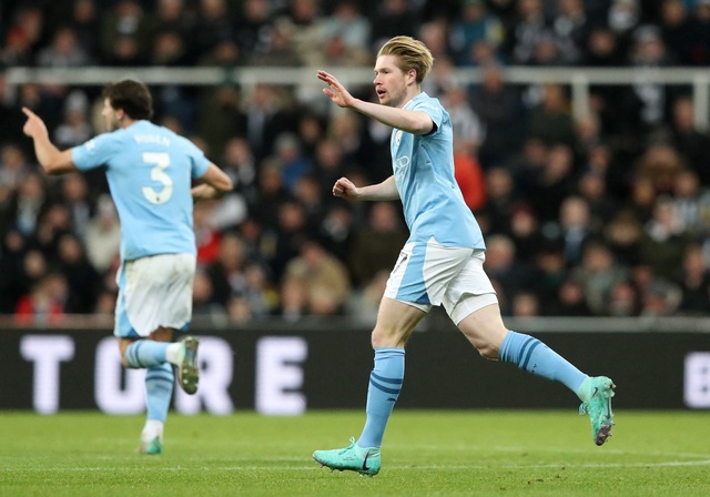Man City sau trận thắng Newcastle: Mừng với De Bruyne, lo cho Ederson- Ảnh 2.