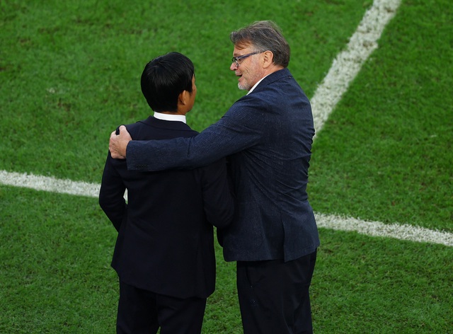 HLV tuyển Nhật Bản bất ngờ trước màn trình diễn của tuyển Việt Nam- Ảnh 3.