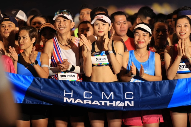 11.000 người chạy khai xuân tại HCMC Marathon 2024- Ảnh 8.