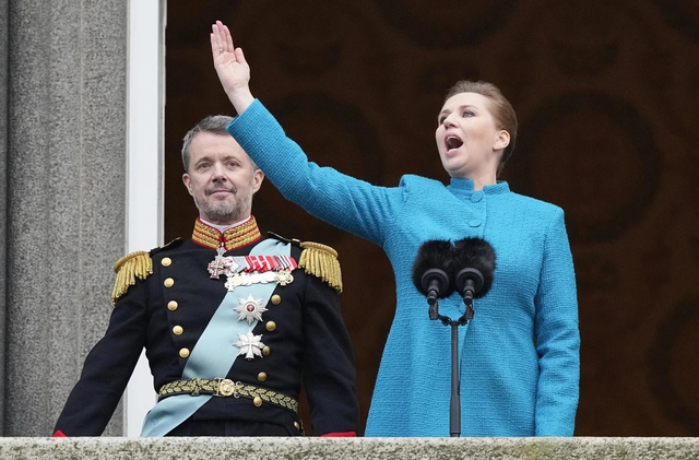Thủ tướng Đan Mạch Mette Frederiksen tuyên bố Thái tử Frederik sẽ trở thành Tân vương Đan Mạch - Ảnh: AP