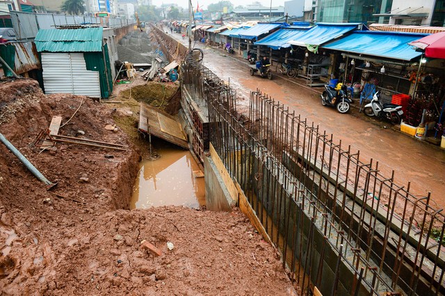 Người dân ngán ngẩm đi qua dự án 815 tỉ đồng ngổn ngang, bùn lầy- Ảnh 4.