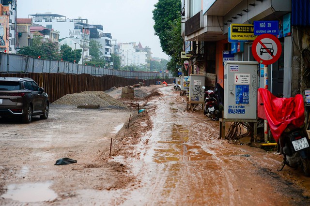 Người dân ngán ngẩm đi qua dự án 815 tỉ đồng ngổn ngang, bùn lầy- Ảnh 8.