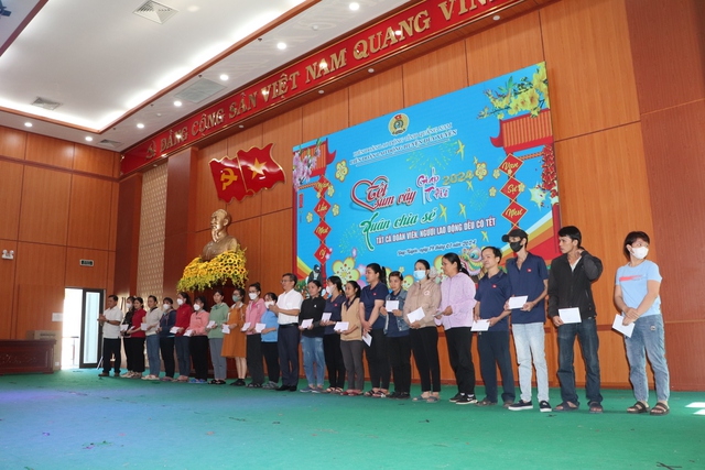 LĐLĐ huyện Duy Xuyên trao 753 suất quà Tết cho đoàn viên, lao động- Ảnh 5.