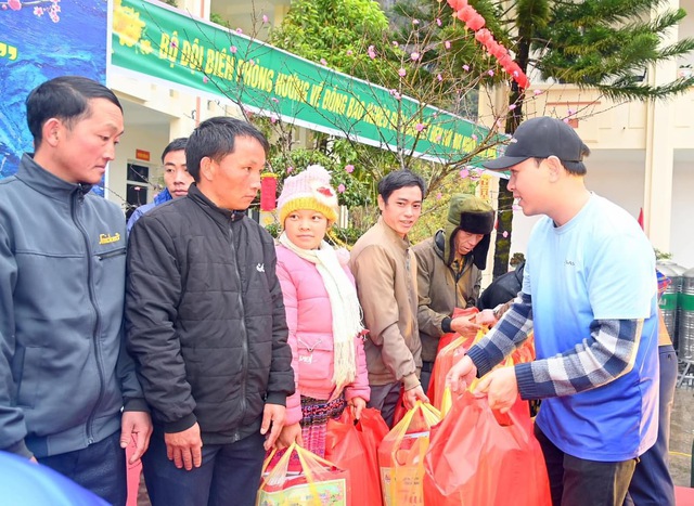 SASCO và hành trình "Xuân yêu thương" khắp mọi miền đất nước
- Ảnh 3.