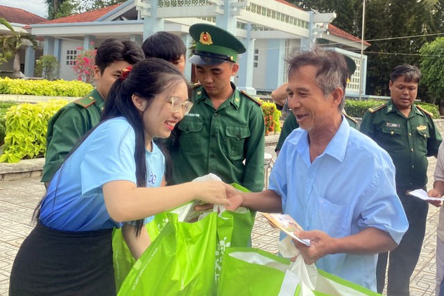 SASCO và hành trình "Xuân yêu thương" khắp mọi miền đất nước
- Ảnh 4.