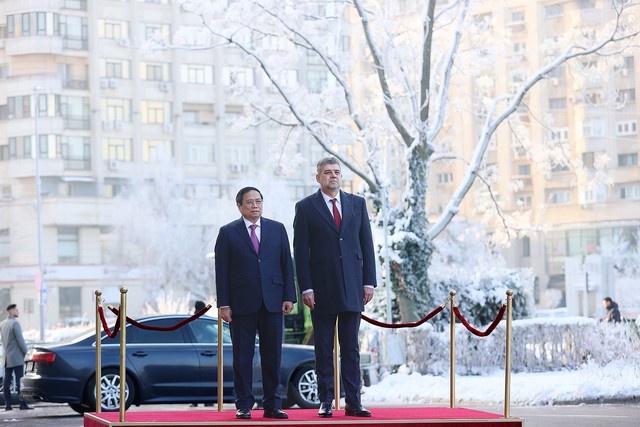 Lễ đón Thủ tướng Phạm Minh Chính thăm chính thức Romania- Ảnh 1.