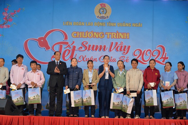 Phó Chủ tịch Quốc hội Trần Quang Phương dự 'Tết sum vầy - Xuân chia sẻ' tại Quảng Ngãi- Ảnh 1.