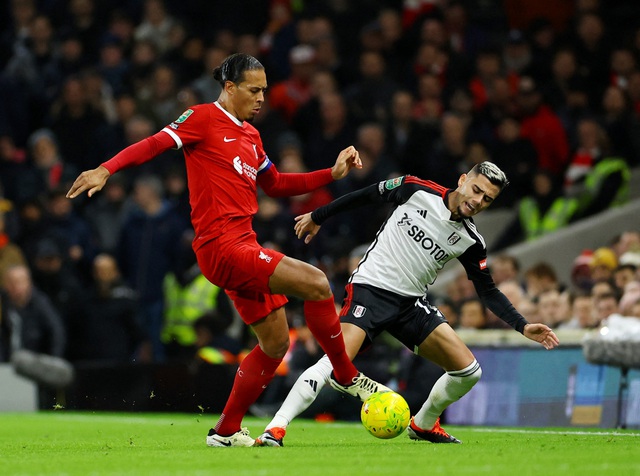 Ngược dòng bất thành, Fulham trao vé chung kết League Cup cho Liverpool- Ảnh 1.