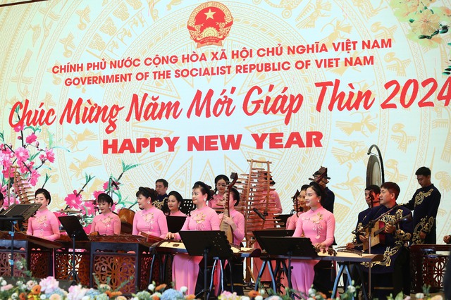 Thủ tướng Phạm Minh Chính và Phu nhân gặp mặt Đoàn Ngoại giao nhân Tết cổ truyền- Ảnh 6.