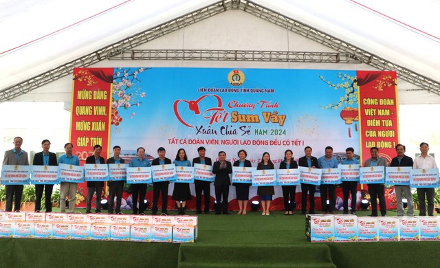 Công đoàn Quảng Nam dành 8 tỉ đồng tặng quà Tết cho hơn 14.500 đoàn viên, lao động- Ảnh 13.