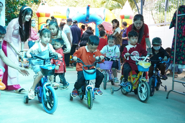 Hàng trăm gia đình công nhân nghèo đón Tết sớm tại Đà Nẵng- Ảnh 3.