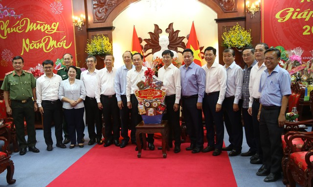 Bí thư Thành ủy TP HCM Nguyễn Văn Nên chúc Tết tại Tây Ninh- Ảnh 1.