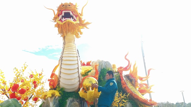 Linh vật rồng vừa được đặt ở Công viên Lao Bảo đã nhận được nhiều lời khen- Ảnh 3.