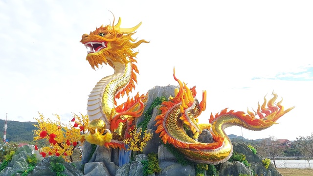 Linh vật rồng vừa được đặt ở Công viên Lao Bảo đã nhận được nhiều lời khen- Ảnh 2.