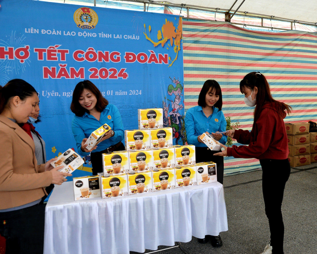 Nestlé Việt Nam tặng gần 6.000 phần quà cho gia đình có hoàn cảnh khó khăn- Ảnh 1.