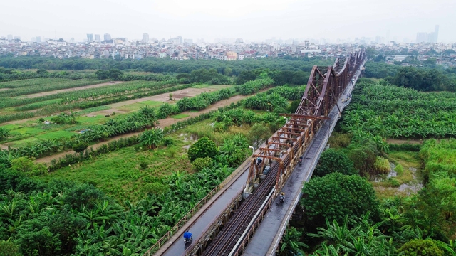 Bãi giữa sông Hồng sẽ thành công viên?
- Ảnh 1.