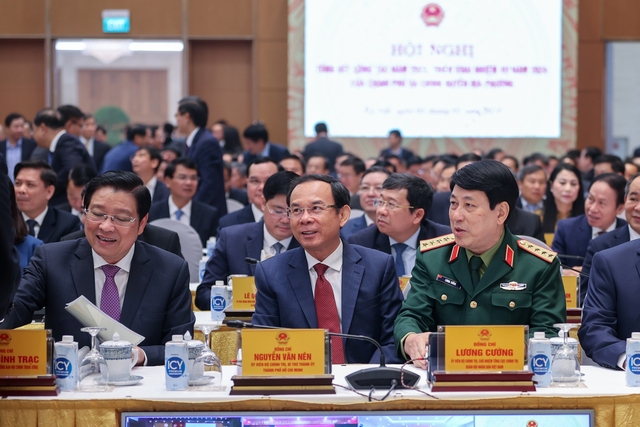 Bí thư Thành ủy TP HCM Nguyễn Văn Nên dự hội nghị Chính phủ và chính quyền địa phương - Ảnh 3.