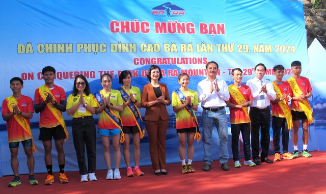 Hoàng Nguyên Thanh, Nguyễn Thị Oanh chinh phục đỉnh cao Bà Rá- Ảnh 9.