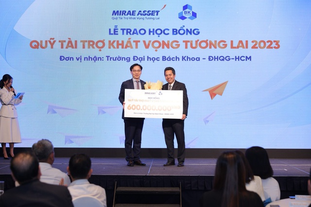 Tập đoàn Mirae Asset tặng học bổng hơn 4 tỉ đồng cho sinh viên- Ảnh 1.