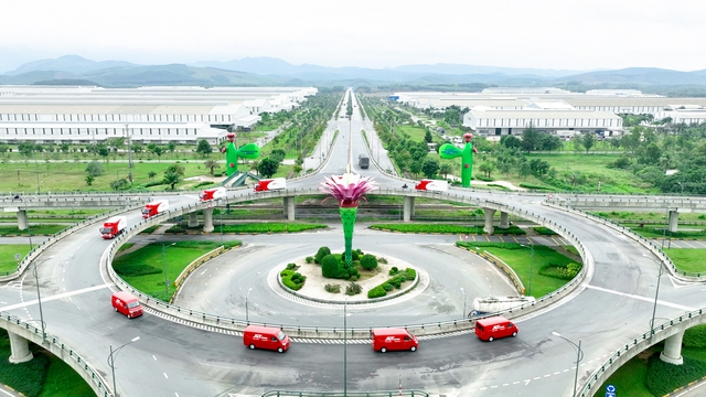 THACO AUTO bàn giao lô 140 xe cho J&T Express Việt Nam- Ảnh 2.