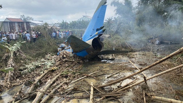 Nhân chứng kể lúc máy bay rơi ở Quảng Nam: Tiếng nổ vang trời, mảnh vỡ vương vãi- Ảnh 15.