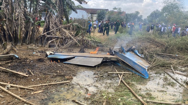 Nhân chứng kể lúc máy bay rơi ở Quảng Nam: Tiếng nổ vang trời, mảnh vỡ vương vãi- Ảnh 13.