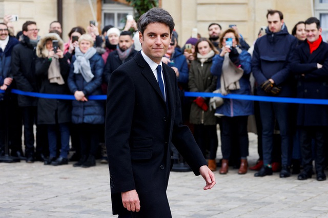 Tân Thủ tướng Pháp trong lễ chuyển giao tại thủ đô Paris ngày 9-1 Ảnh: REUTERS