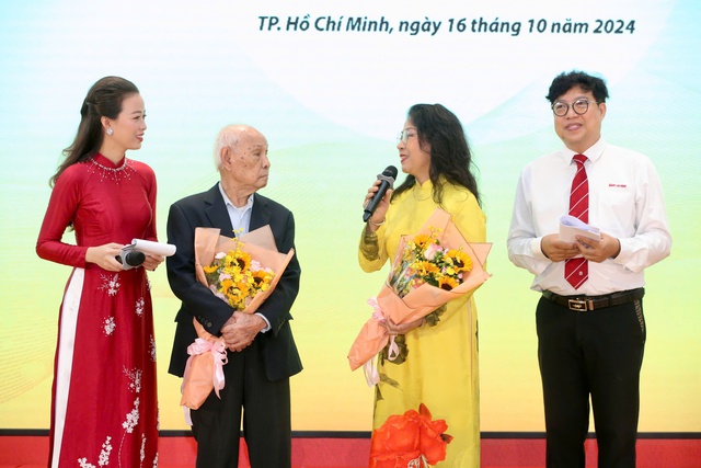 NSƯT - ca sĩ Ánh Tuyết "hát chay" đầy cảm xúc- Ảnh 2.