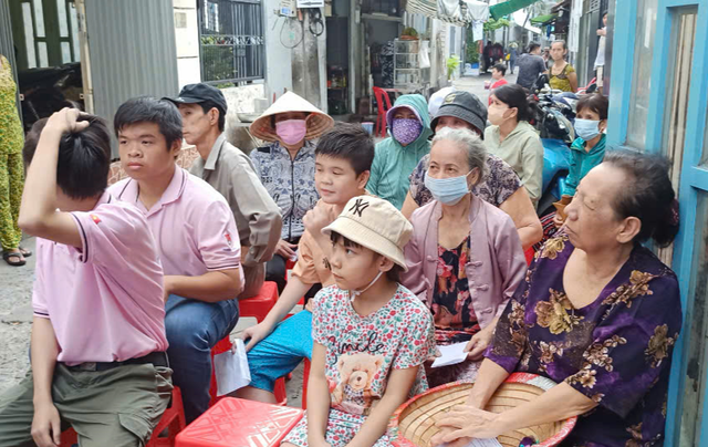 Cuộc thi viết “Lòng tốt quanh ta”: Những vòng tay yêu thương- Ảnh 2.