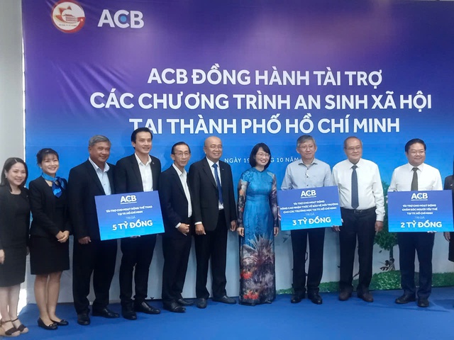 ACB đồng hành với UBND TP HCM trong các chương trình an sinh xã hội- Ảnh 1.