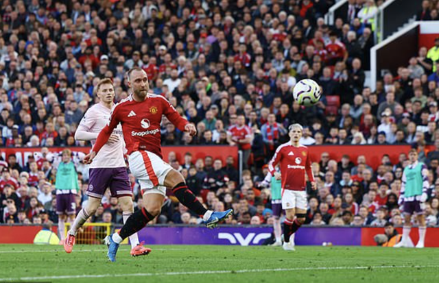 Ngược dòng hạ Brentford sân nhà, Man United trở lại... Top 10 Ngoại hạng Anh- Ảnh 1.