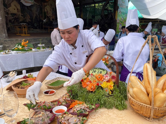 “Ngày hội ẩm thực – Món ngon từ thịt đà điểu”- Ảnh 3.