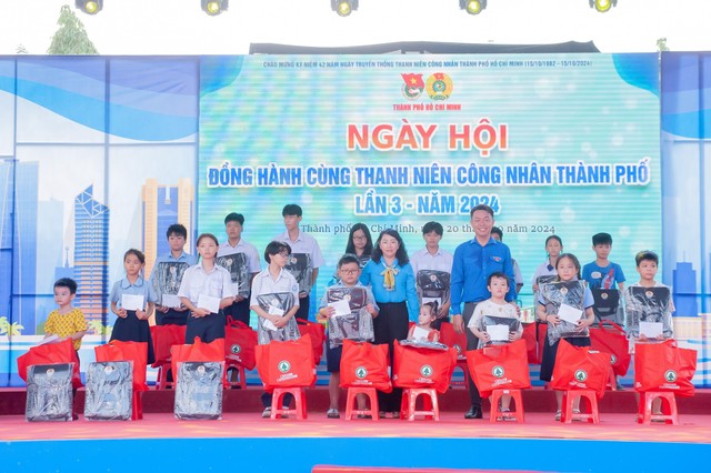 Nhiều hoạt động tôn vinh nữ CNVC-LĐ nhân Ngày Phụ nữ Việt Nam 20 - 10- Ảnh 1.