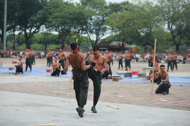 Xem công an bắn súng, vận khí công và hạ mục tiêu "khủng bố"- Ảnh 7.