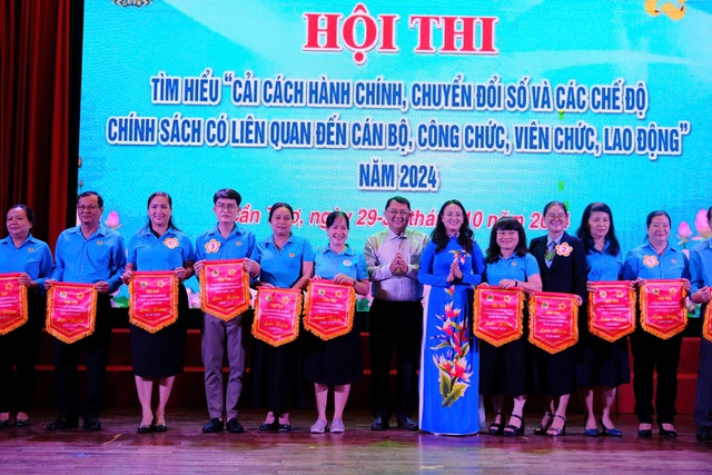 Cần Thơ: Người lao động tranh tài, nâng cao kiến thức về cải cách hành chính- Ảnh 1.