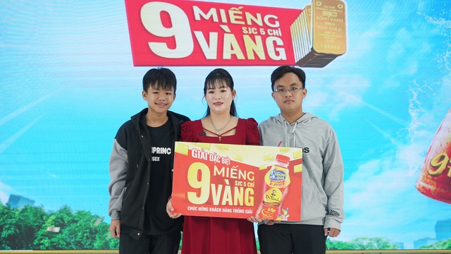 Bất ngờ trúng thưởng 9 miếng vàng SJC nhờ uống Trà Dr Thanh- Ảnh 3.