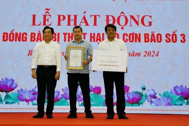 Bà Nguyễn Phương Hằng đã chuyển 20 tỉ đồng ủng hộ đồng bào bị thiệt hại do thiên tai- Ảnh 1.