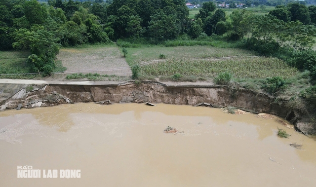 Sạt lở bờ kè sông Mã sau mưa lũ- Ảnh 2.